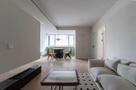 High-Ceiling 3BR Apartment near Jiaotong University Metro with Green View