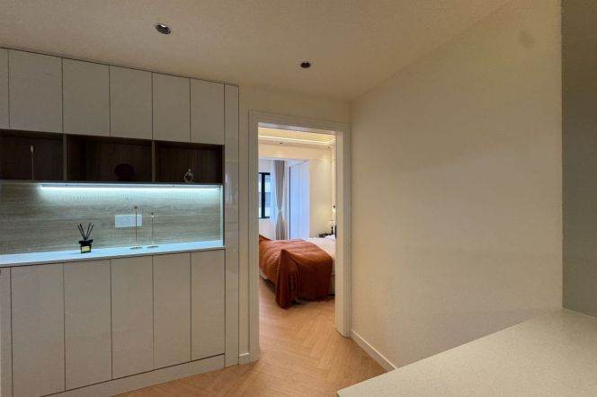 High-Floor Spacious 2BR Apartment near Dong'an Rd Metro (L4/L7)