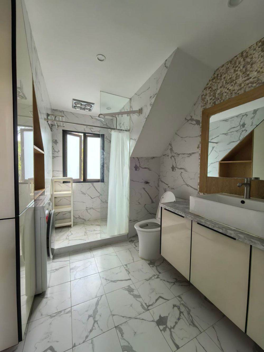 Housing image — Bathroom