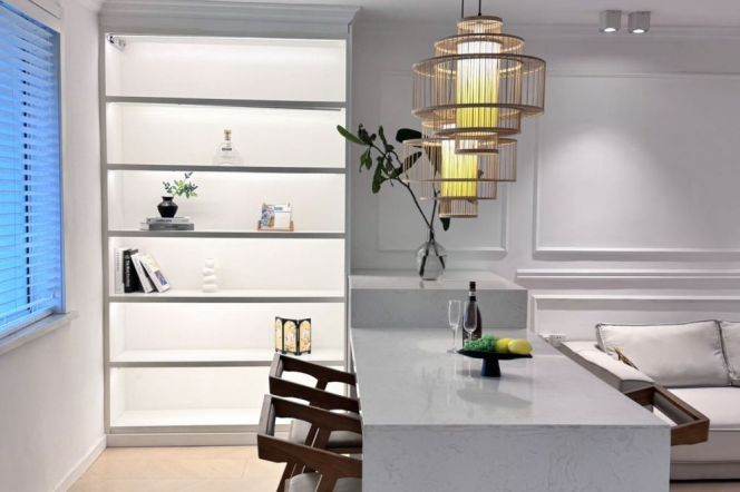 High-Floor 2BR Apartment near Zhongshan Park (L11/L13)
