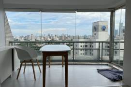 High-Floor Spacious 2BR Apartment near Jiangsu Rd Metro