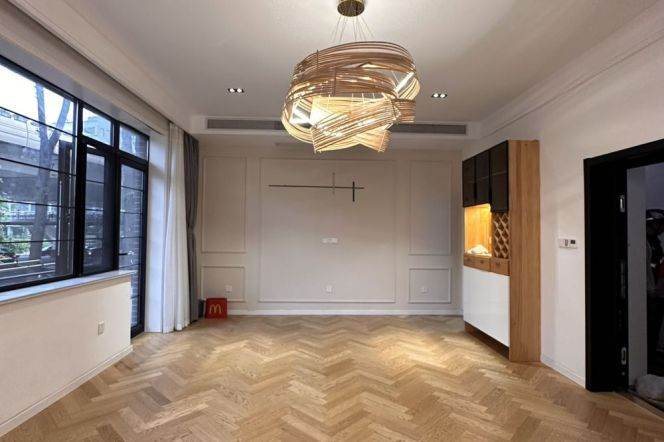 Spacious 2BR Apartment in Old Xuhui