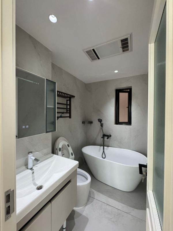 Housing image — Bathroom