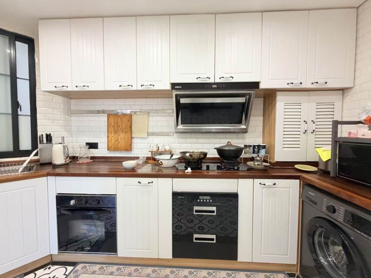 Housing image — Kitchen
