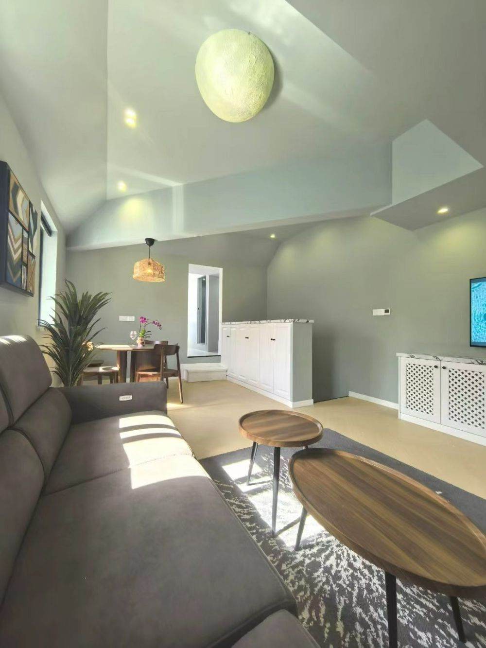 Housing image — Living Room