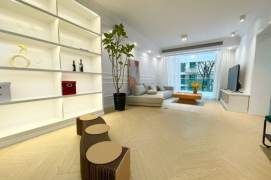 Spacious 2BR Apartment near West Yan'An Rd Metro