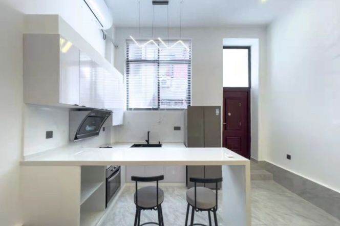 High-Ceiling 2BR Apartment near Shanghai Jiao Tong University (L1/L9/L10/L11)