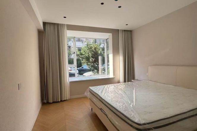 3BR Apartment near Songhong Rd Metro