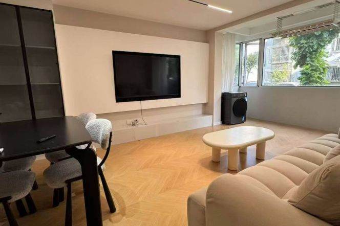 3BR Apartment near Songhong Rd Metro