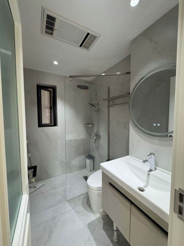 Housing image — Bathroom
