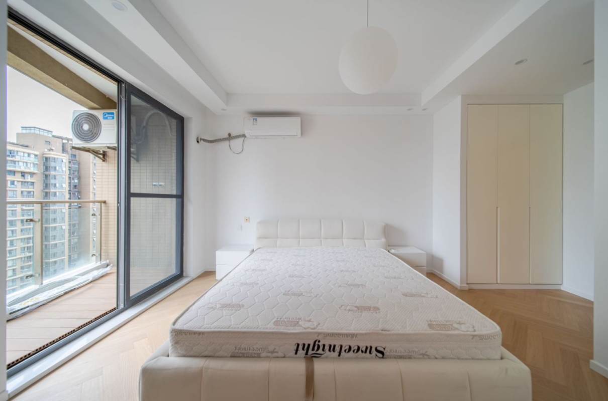Housing image — Bedroom