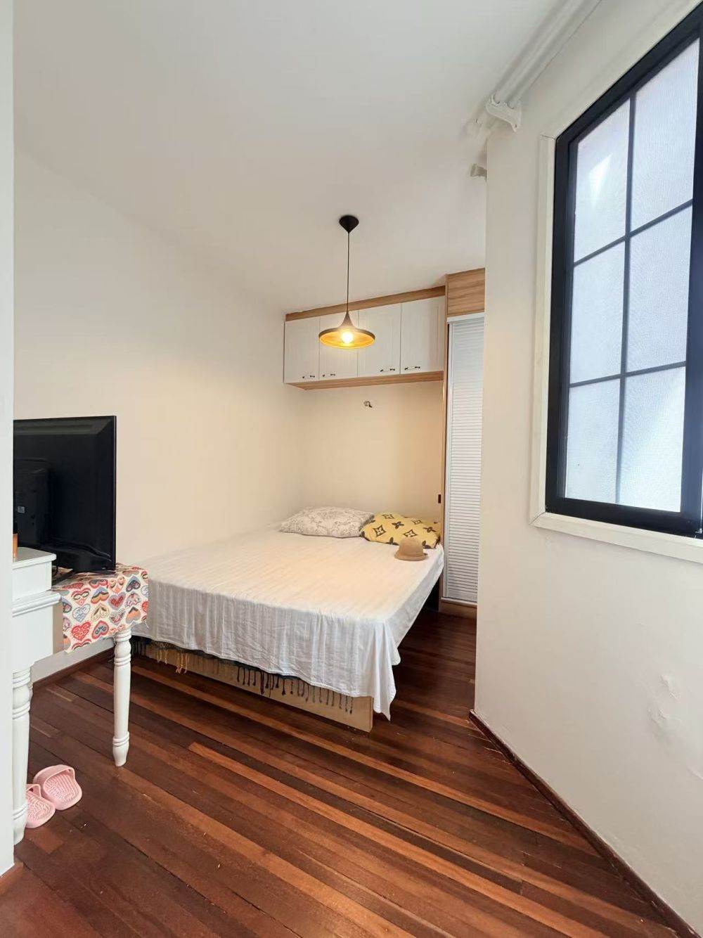 Housing image — Bedroom