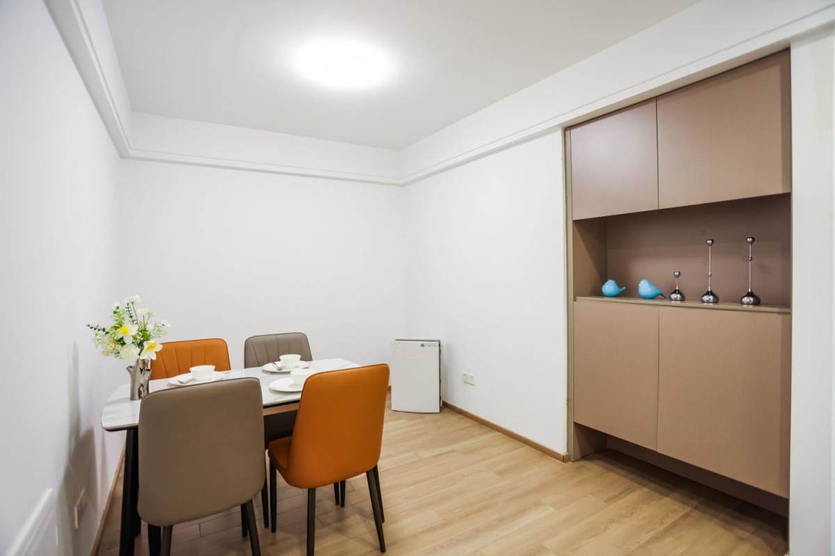 Housing image — Dining Area