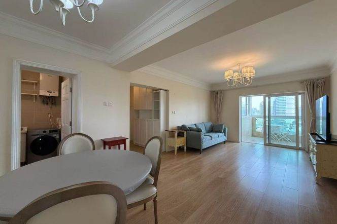 Spacious 2BR Apartment at Ambassy Court (L1/L7/L10)