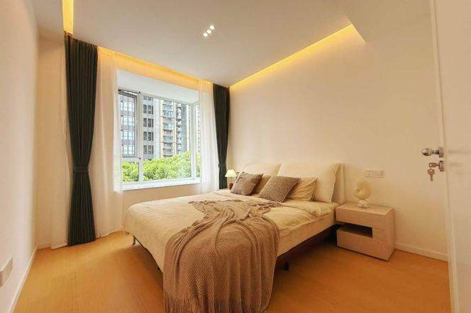 2BR Apartment in Xujiahui (L1/L9/L11)