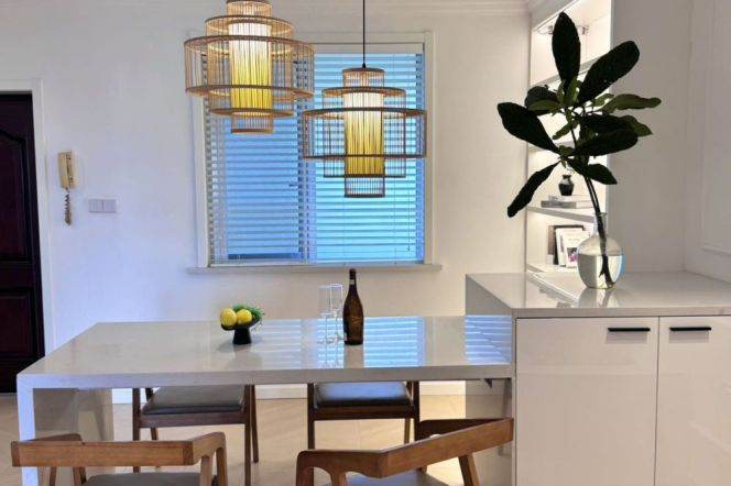 High-Floor 2BR Apartment near Zhongshan Park (L11/L13)