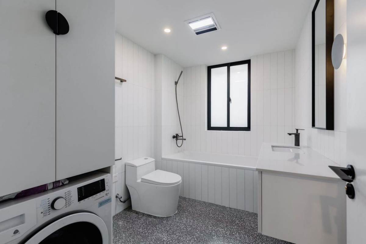 Housing image — Bathroom