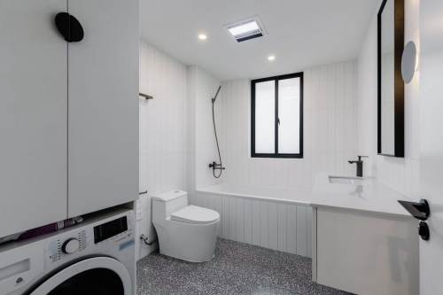 Housing image — Bathroom
