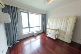 High-Floor Spacious High-Ceiling 2BR Apartment near Jiangsu Rd Metro with Outstanding View