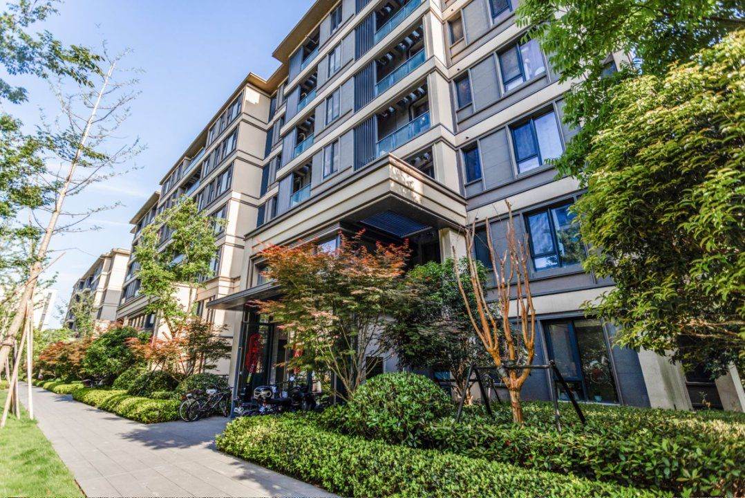 Housing image — Building Exterior