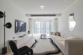 3BR Apartment at The Courtyards with Floor-to-Ceiling Windows