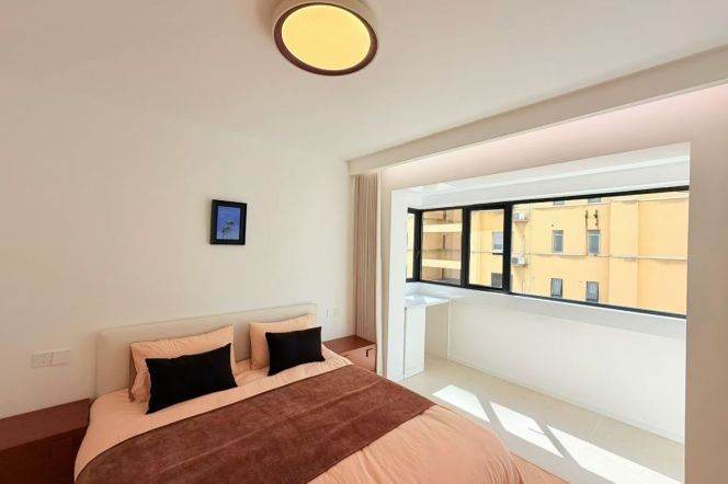 Spacious 2BR Apartment in Jing'an