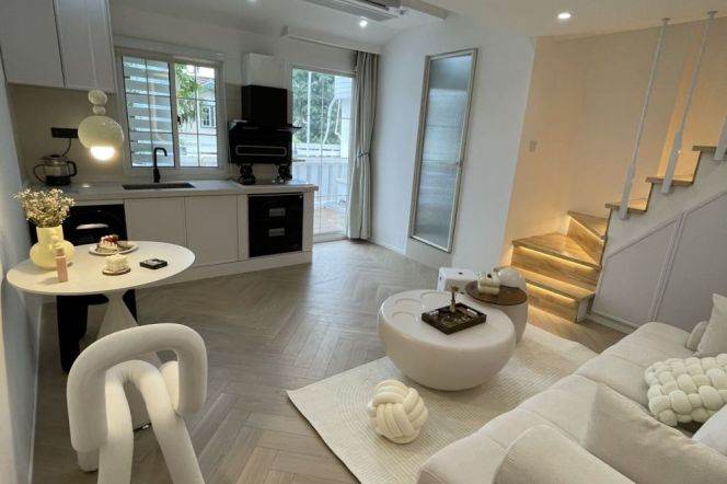 1BR Apartment in Old Xuhui with Terrace (L1/L7)