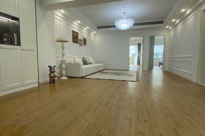 Spacious 2BR Apartment near Suzhou River Mengqing Garden with River View (L3/L4/L7/L13)