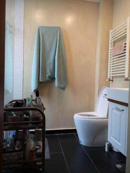 Housing image — Bathroom