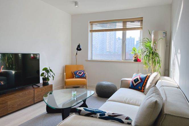 2BR Apartment in Jing'an (L7)