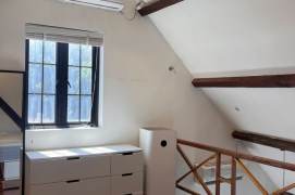 High-Ceiling 2BR Lane House in Old Xuhui with Green View