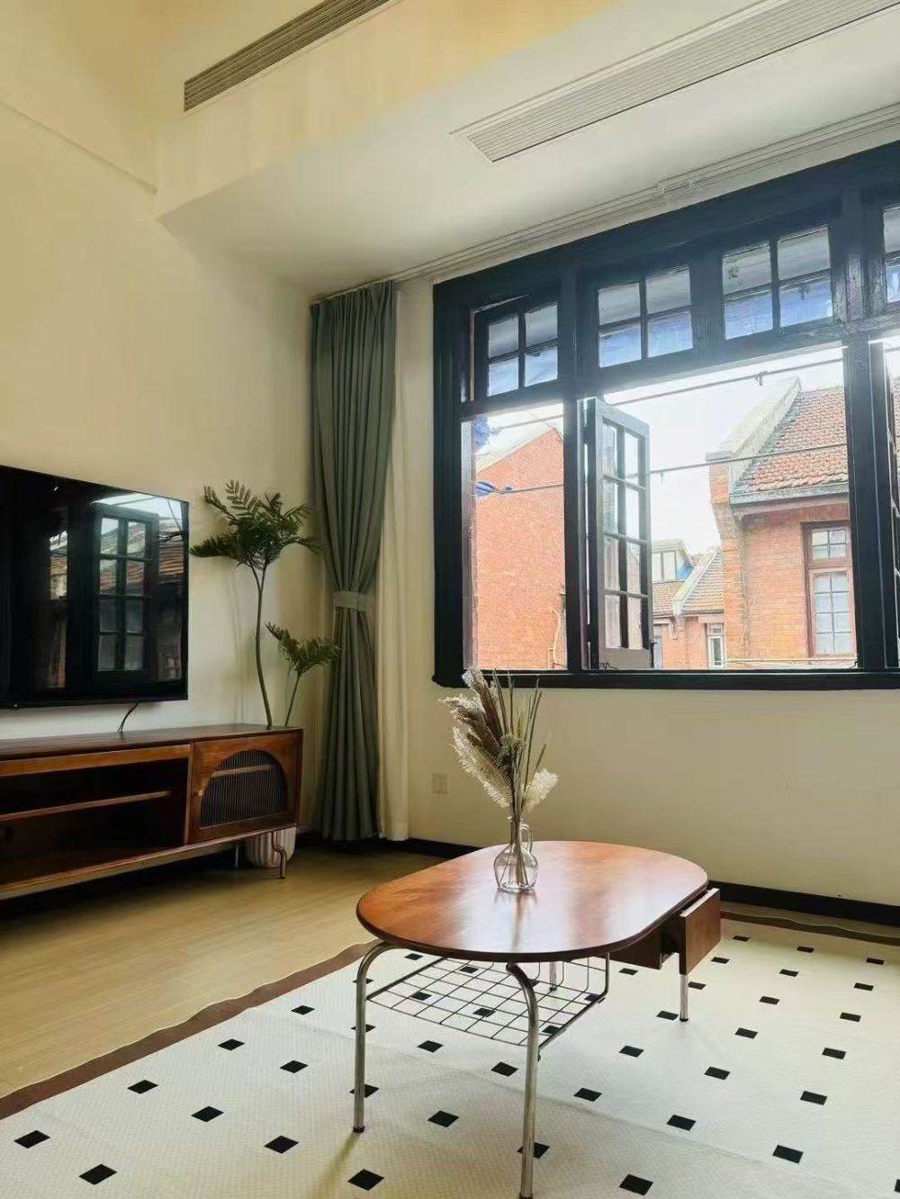 Housing image — Living Room
