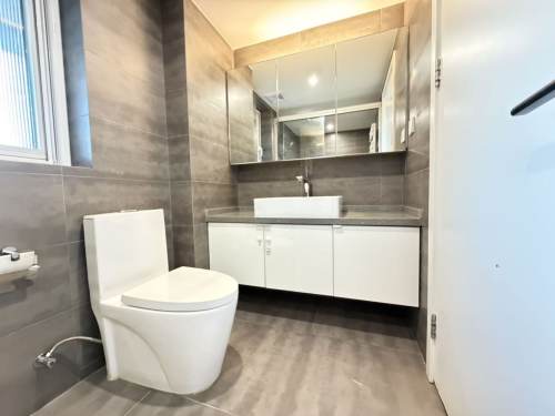 Housing image — Bathroom