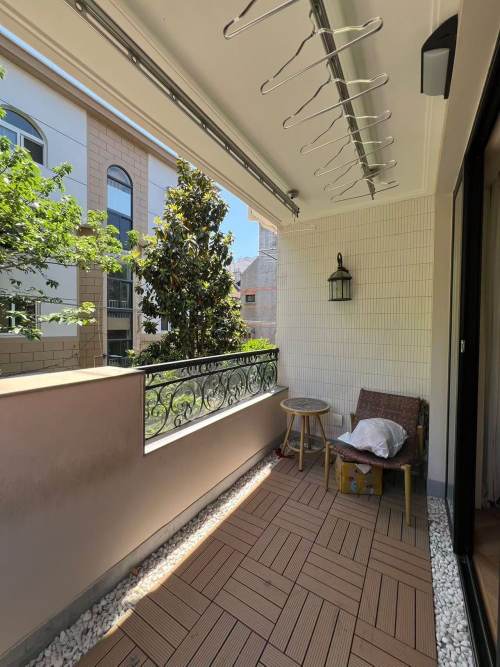 Housing image — Balcony