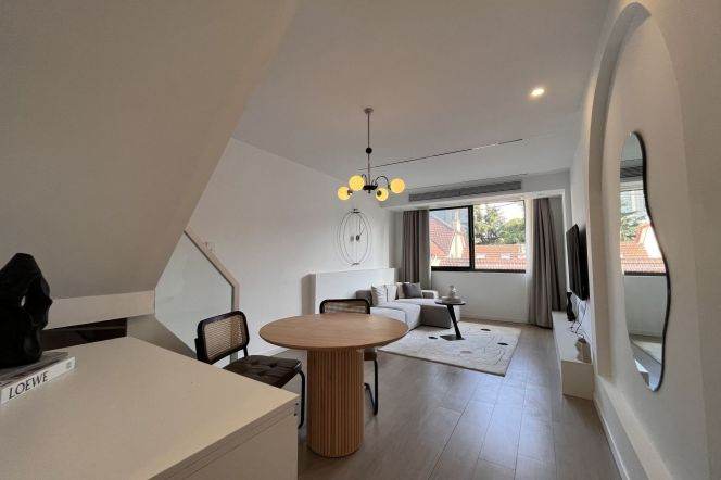 1BR Apartment in Old Xuhui (L2/L7/L14)