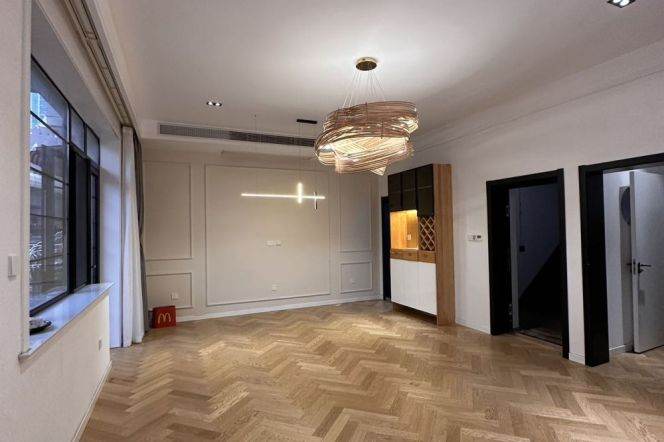 Spacious 2BR Apartment in Old Xuhui