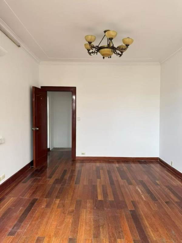 Housing image — Bedroom
