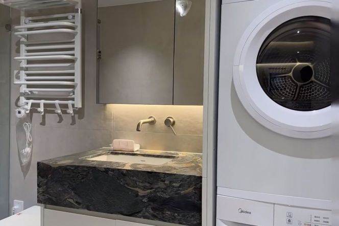 1BR Heritage Apartment near Nanjing Xi Lu with Terrace (L2/L12/L13)