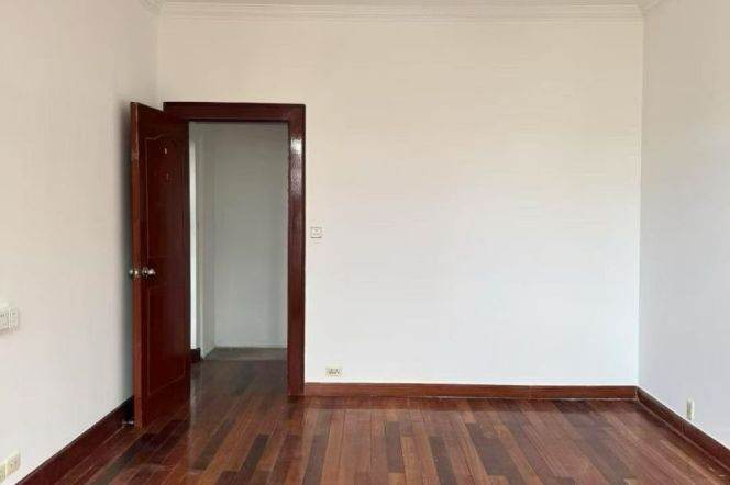 High-Ceiling 2BR Lane House in Old Xuhui with Green View (L1/L7)
