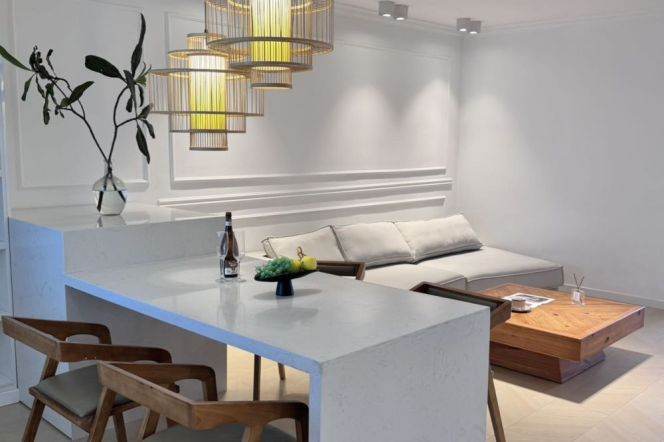 High-Floor 2BR Apartment near Zhongshan Park (L11/L13)
