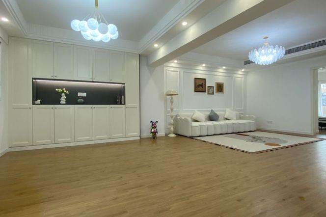 Spacious 2BR Apartment near Suzhou River Mengqing Garden with River View (L3/L4/L7/L13)