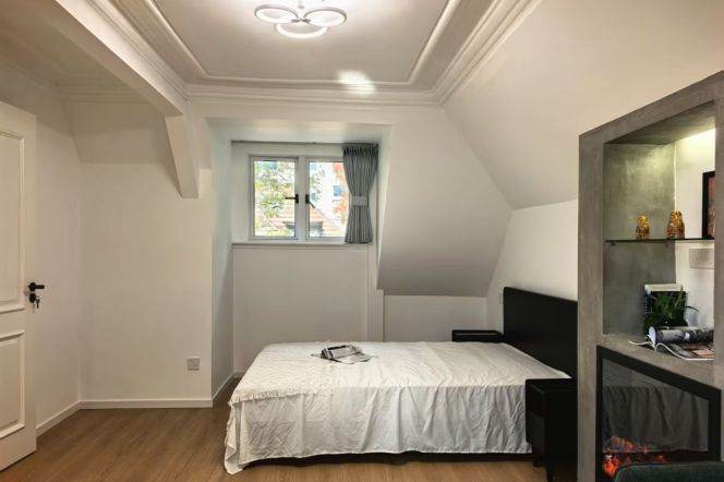 Historic High-Ceiling 1BR Lane House near Jing'an Temple (L2/L7/L14)