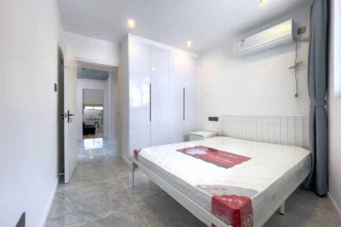 High-Ceiling 2BR Apartment near Shanghai Jiao Tong University (L1/L9/L10/L11)