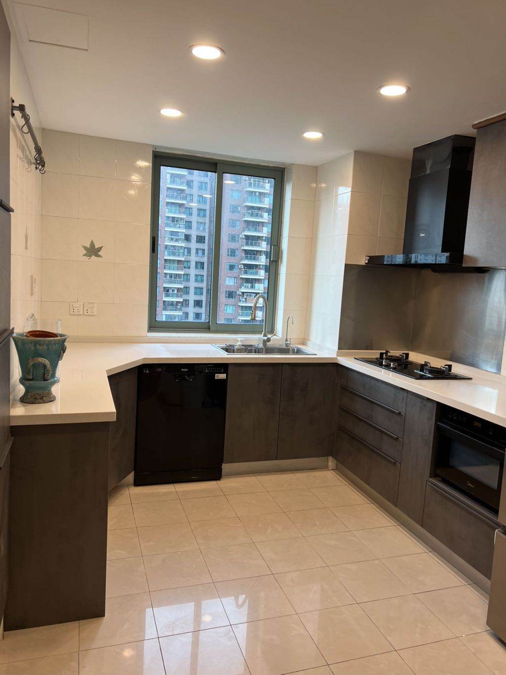 Housing image — Kitchen
