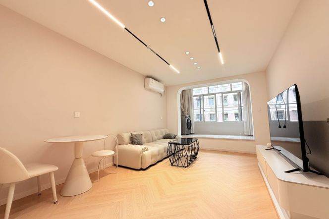 1BR Apartment in Hongqiao CBD (L2)