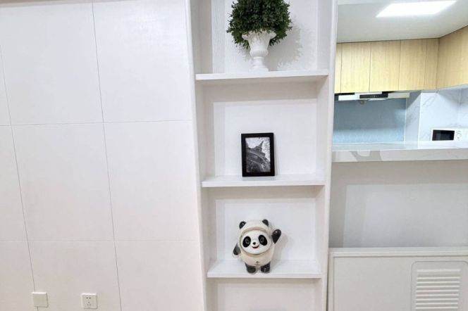 Spacious 2BR Apartment in Xujiahui