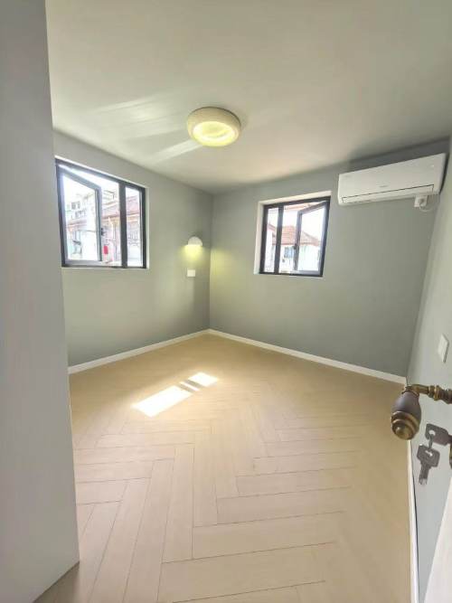 Housing image — Bedroom