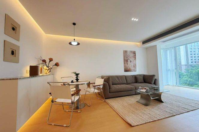 2BR Apartment in Xujiahui (L1/L9/L11)