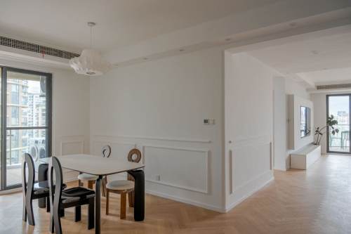 Housing image — Dining Area