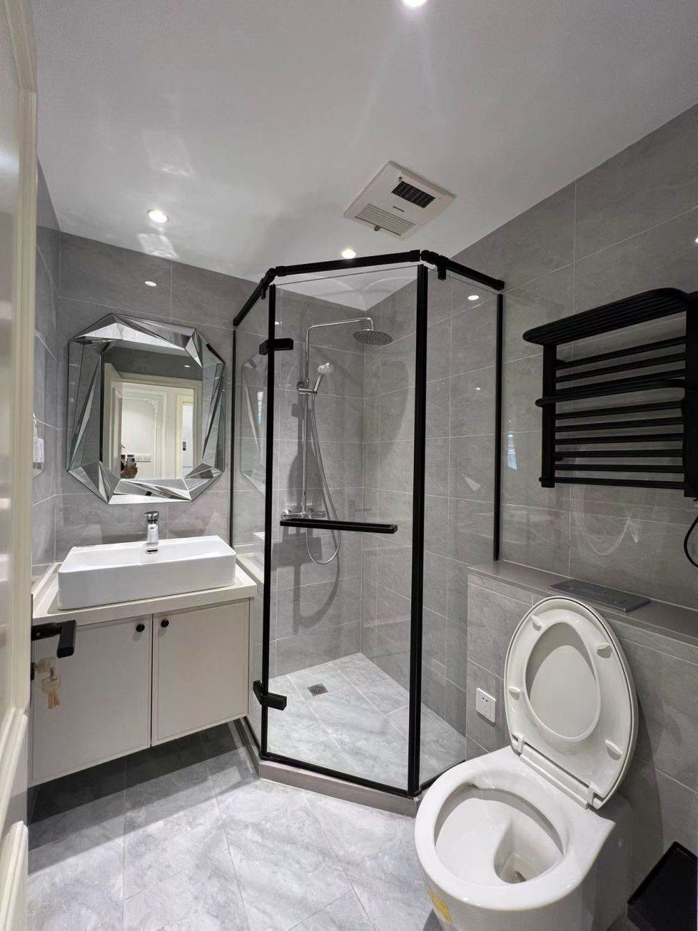 Housing image — Bathroom